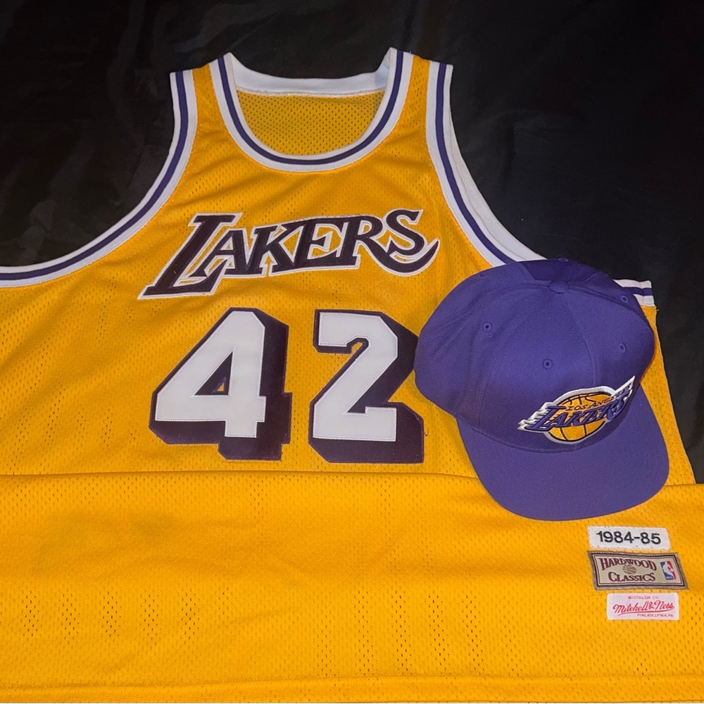 Los Angeles Lakers James Worthy Jersey with matching SnapBack